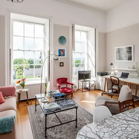 شقة Beautiful Georgian In Clifton Village بريستول