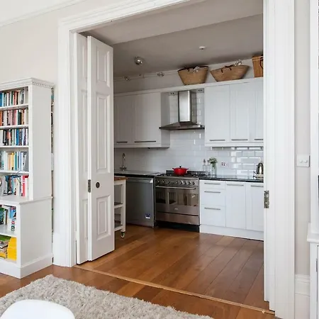 Beautiful Georgian In Clifton Village * Bristol