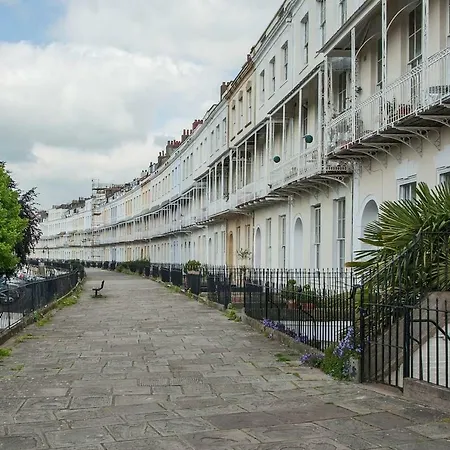 Beautiful Georgian In Clifton Village * بريستول